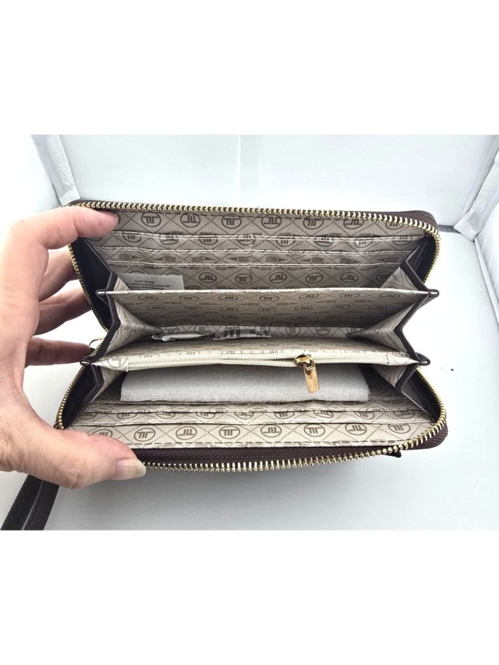NWOT London Fog Brown Faux Leather Wristlet Wallet Gold Accents & Zipper Closure - Picture 7 of 11